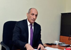 Политический абсурд