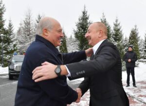 Лукашенко освободил 336