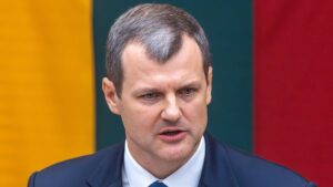 Гинтаутас Палуцкас подал