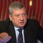 Вашингтон меняет роль