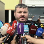 снова помогает нашей