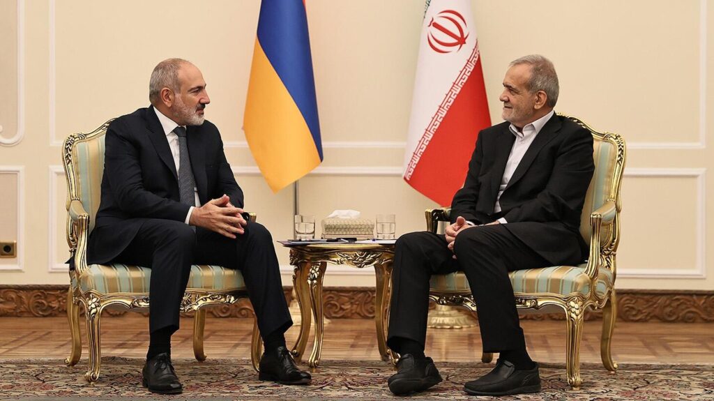 Пашинян Пезешкиан