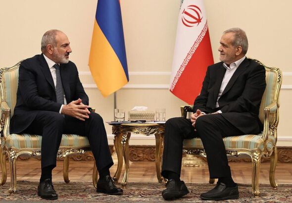 Пашинян Пезешкиан