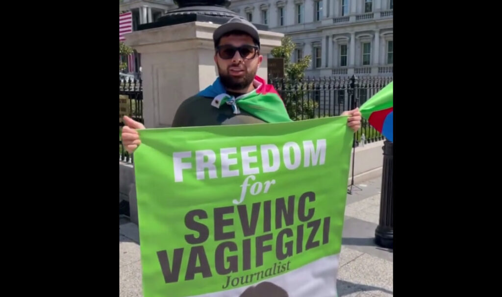 Пикет у Белого