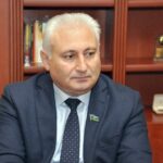 Али Керимли пытается