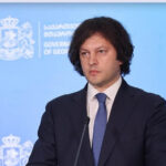 поздравлять Молдову