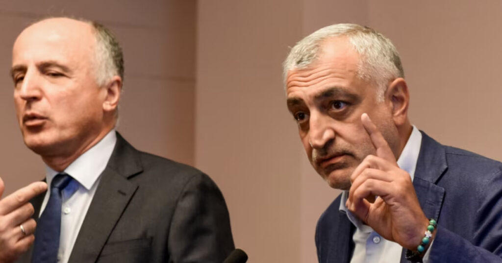 Грузии помиловал лидеров