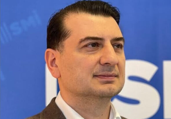освободить Азера Гасымлы