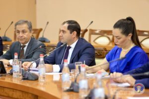аккредитованных при НАТО