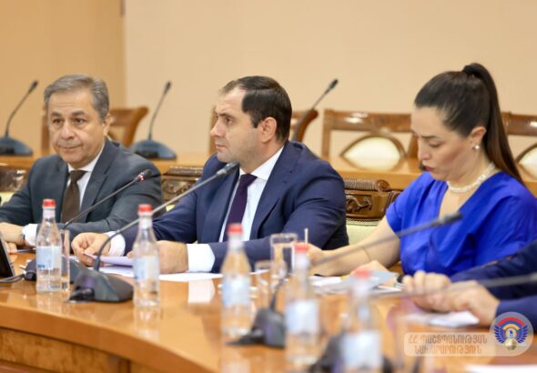 аккредитованных при НАТО