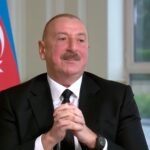 поехать в Ереван