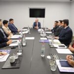 двусторонний круглый стол