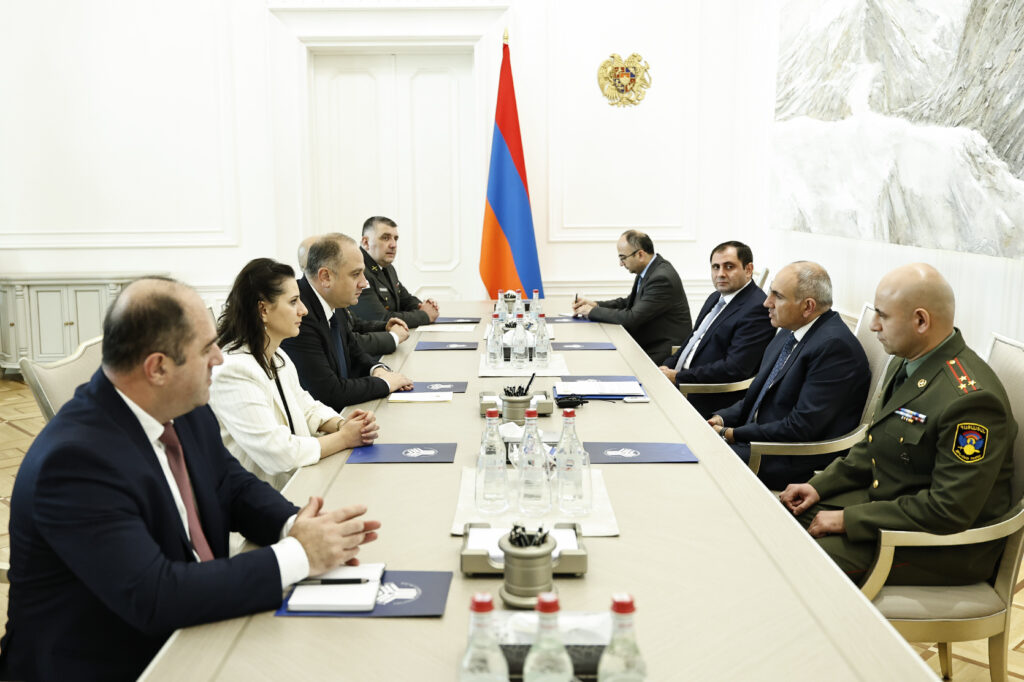 Пашинян принял министра