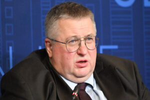 Оверчук посетит Баку