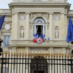 31 парламентарий Франции