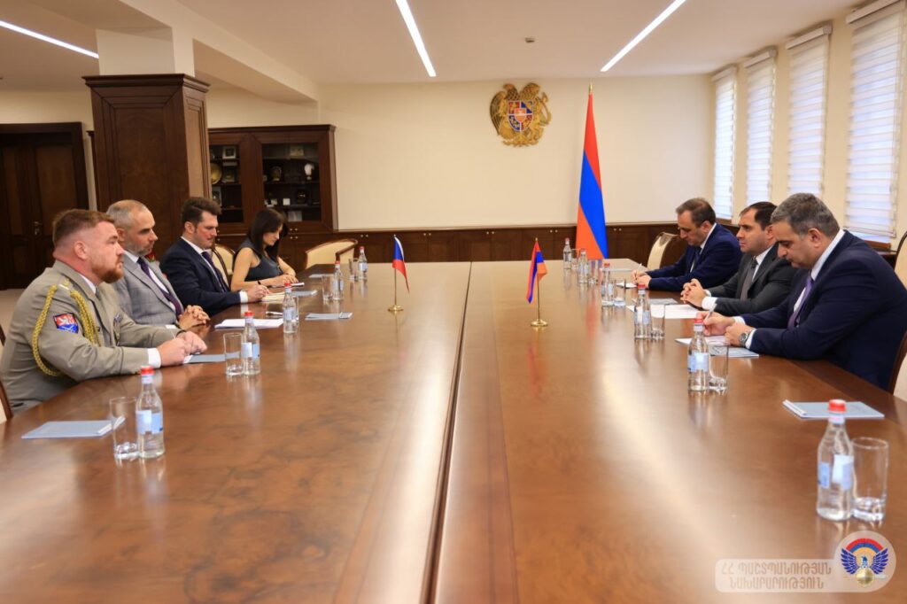 Армения обсудила с Чехией