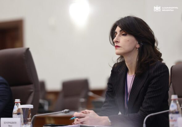 структурах ЕС до