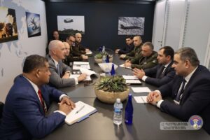 встретился с директором