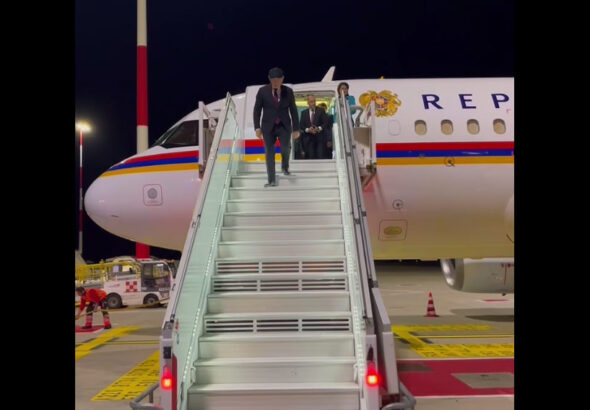 отправился в Святой Престол