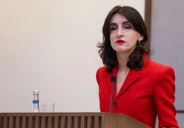 запугать Грузию