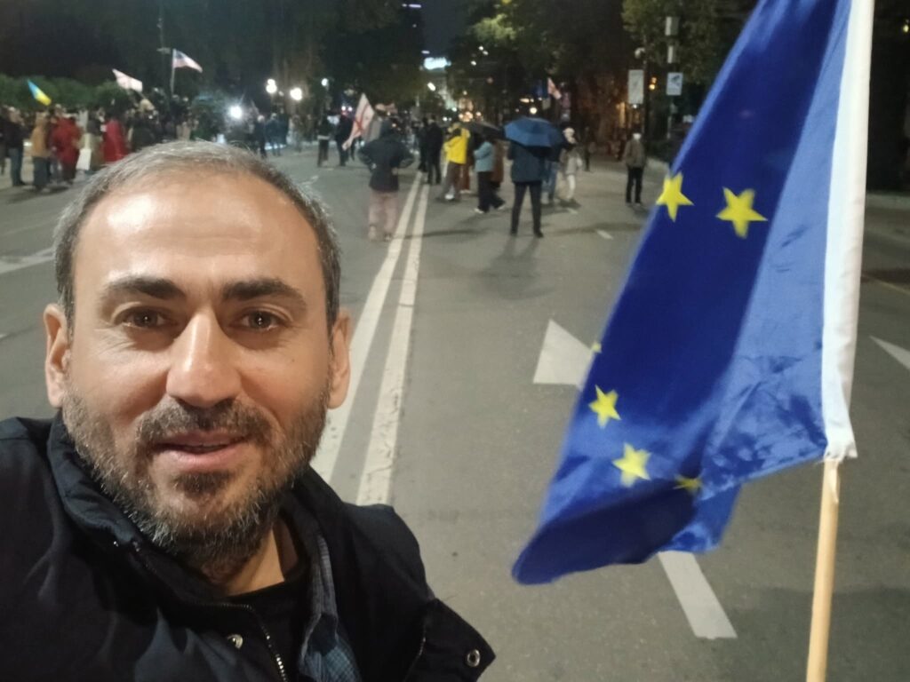 Власти Грузии продолжают