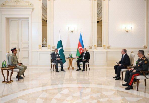 Шахбазом Шарифом