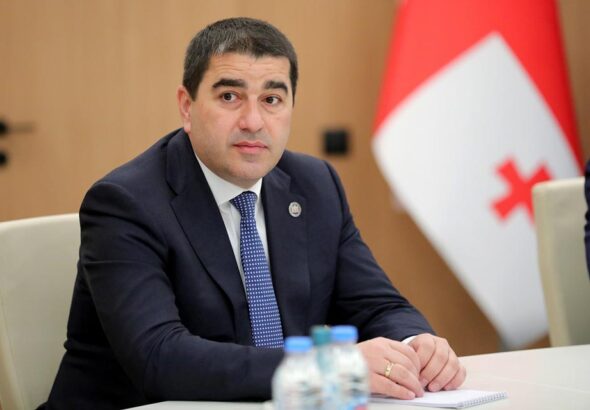 конфронтацию вместо диалога