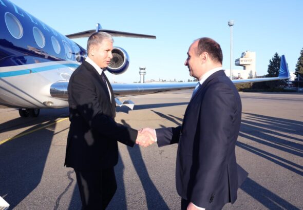 Эйвазов прибыл