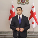 поддерживает украинский народ