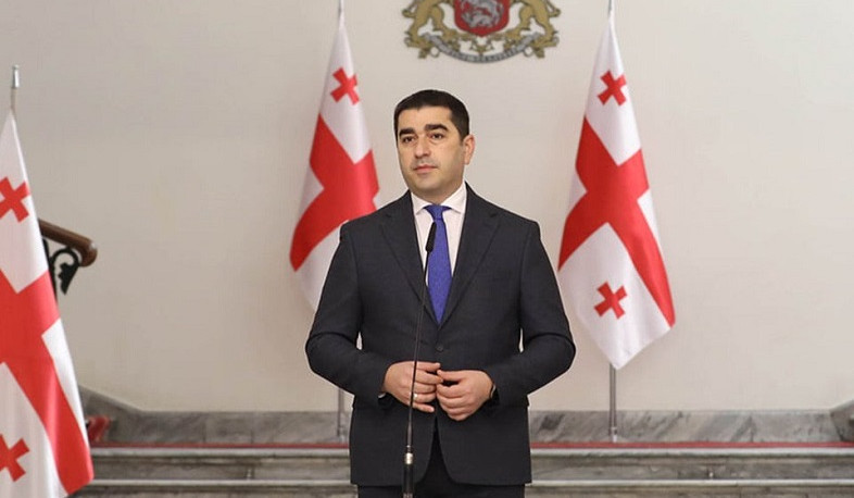 поддерживает украинский народ