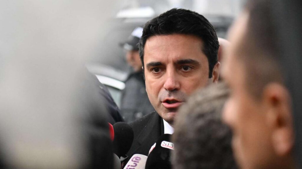 Ереван пока воздерживается