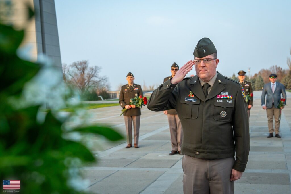 В Армению прибыла делегация
