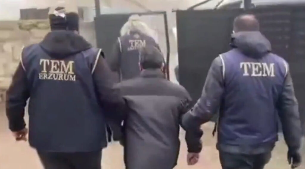 задержали 160 человек