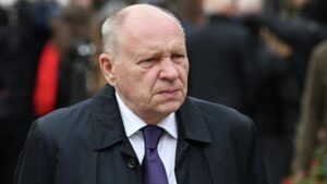 Громов заблокировал увольнение