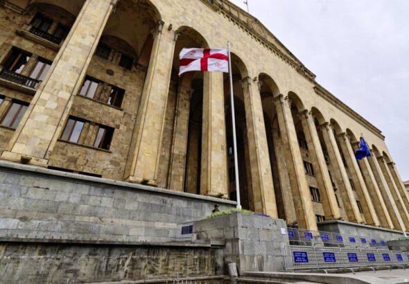 есть бизнес-интересы