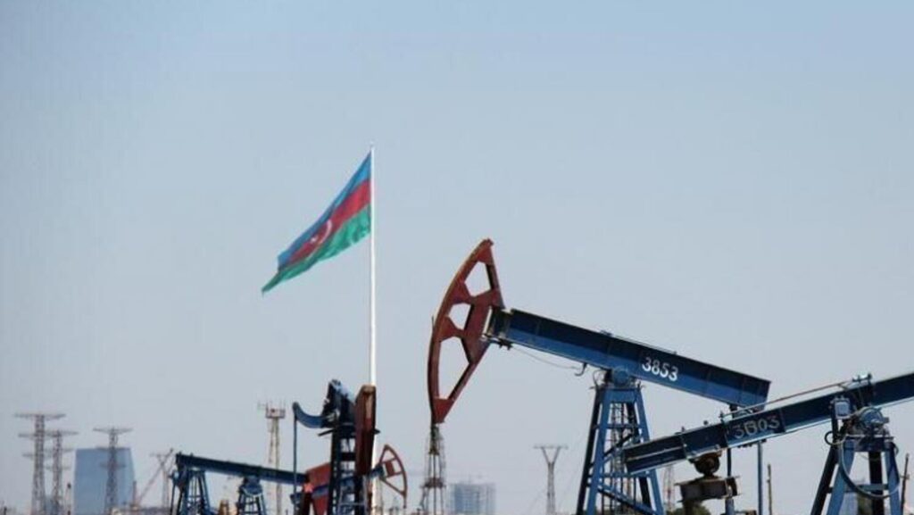 нефтепродуктов из Азербайджана