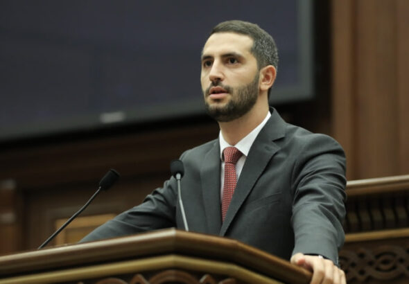 публично назвал Соловьева