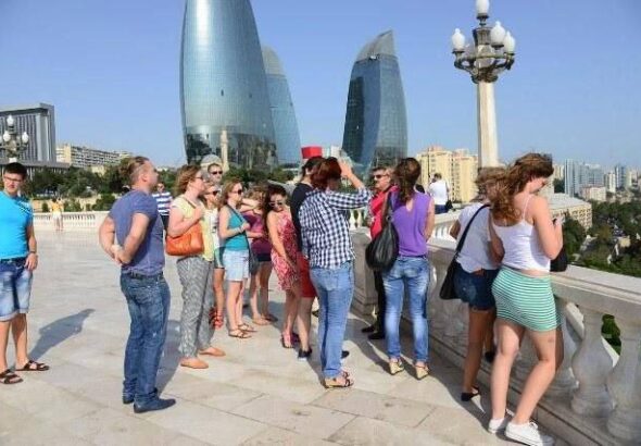 В Азербайджане зафиксировано снижение туристического потока более чем на 10%