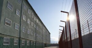 Скандал в пенитенциарной системе Грузии: заключенный заявил об изнасиловании охранниками